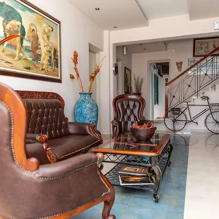 Отель Palatia *