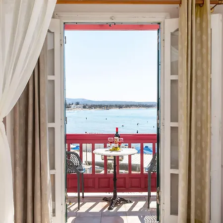 Palatia * Naxos City